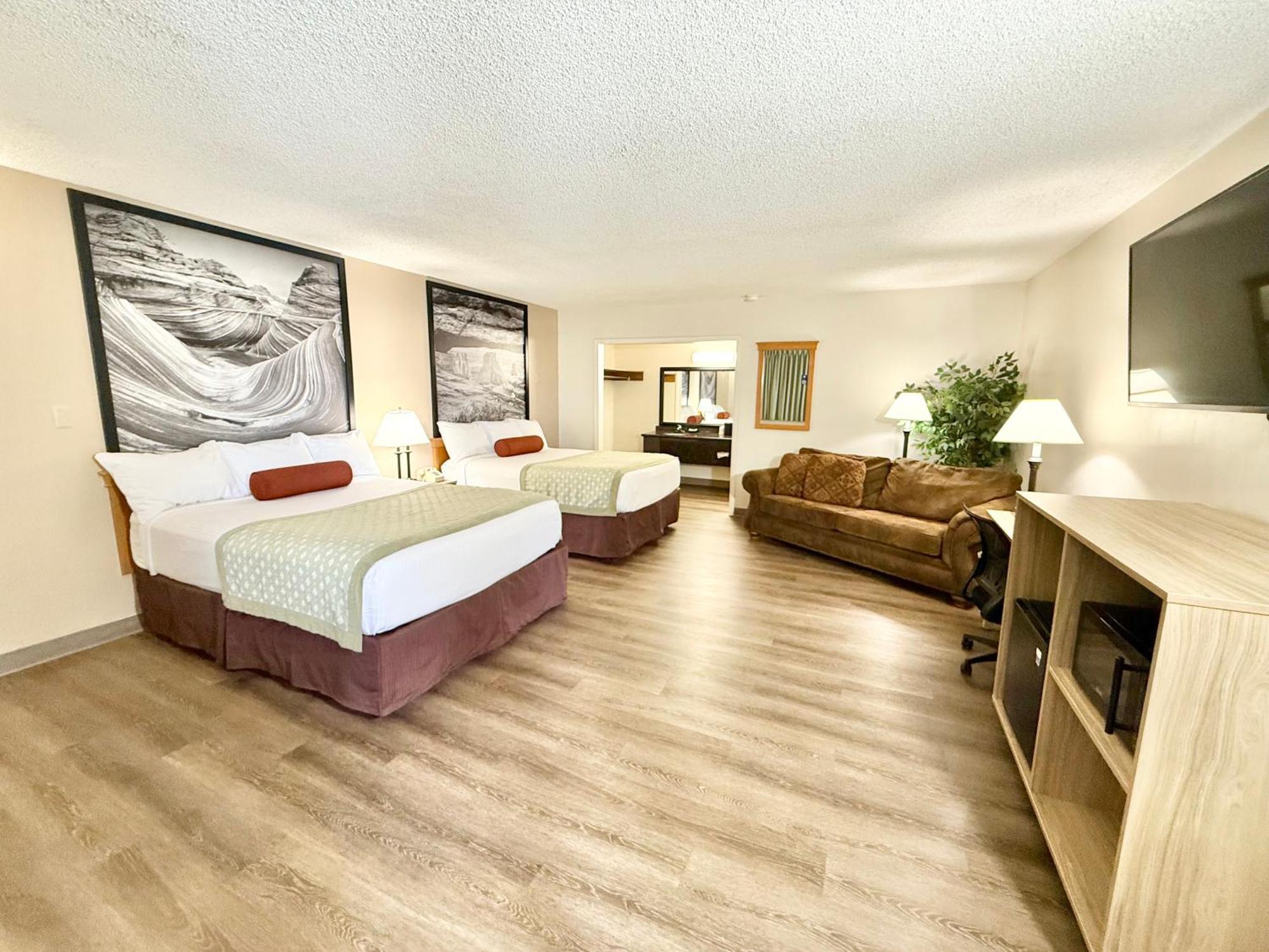 ซูเปอร์ 8 บาย วินด์แฮม แซลีนา/ซีนิก ฮิลล์ แอเรีย Hotel ซาลินา ภายนอก รูปภาพ